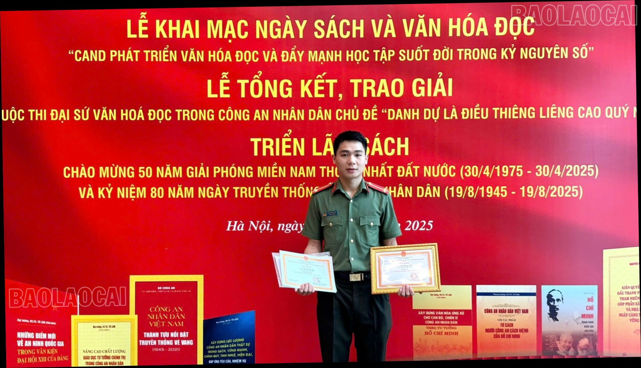 Liên tiếp trong 2 năm 2024 và 2025, Trung uý Lạc Chung Hiếu xuất sắc giành Giải C Cuộc thi Đại sứ văn hóa đọc do Bộ Công an tổ chức. baolaocai-tr_cat.jpg
