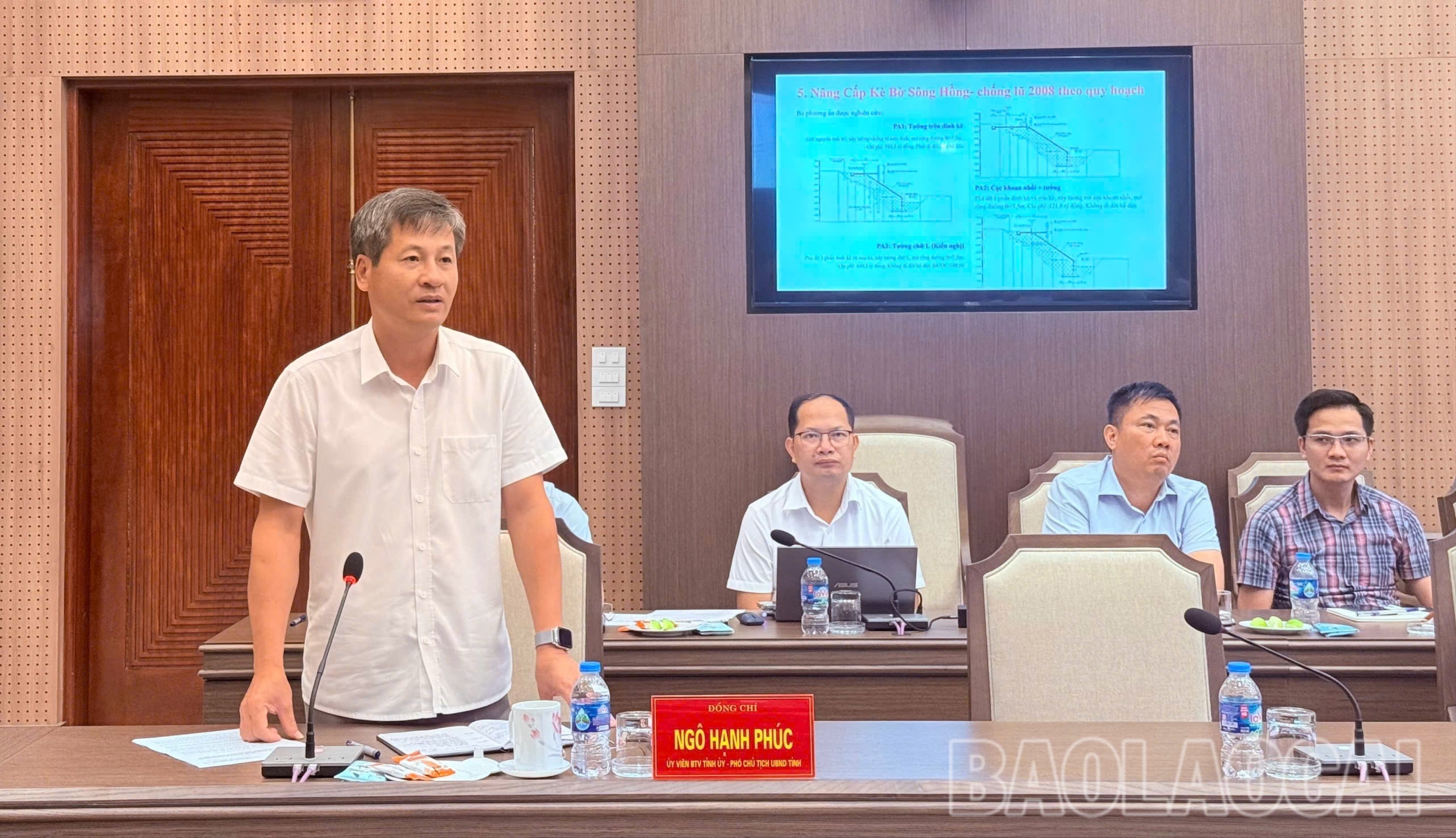 Đồng chí Ngô Hạnh Phúc - Ủy viên Ban Thường vụ Tỉnh ủy, Phó Chủ tịch UBND tỉnh phát biểu tại buổi làm việc. 9-843-34.jpg