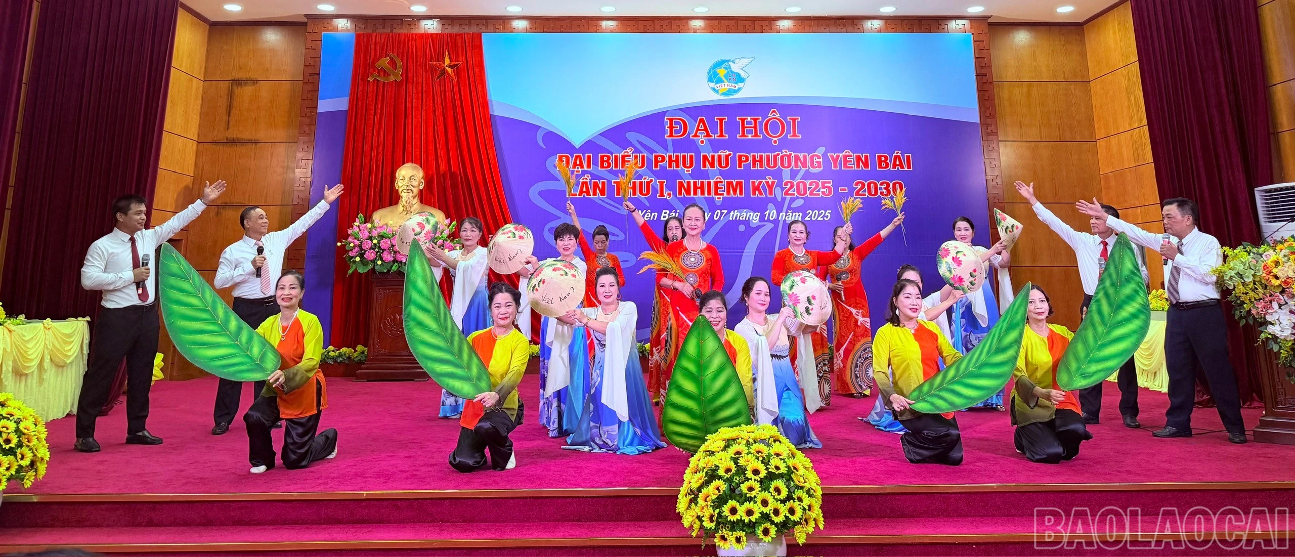 Một tiết mục văn nghệ chào mừng đại hội.