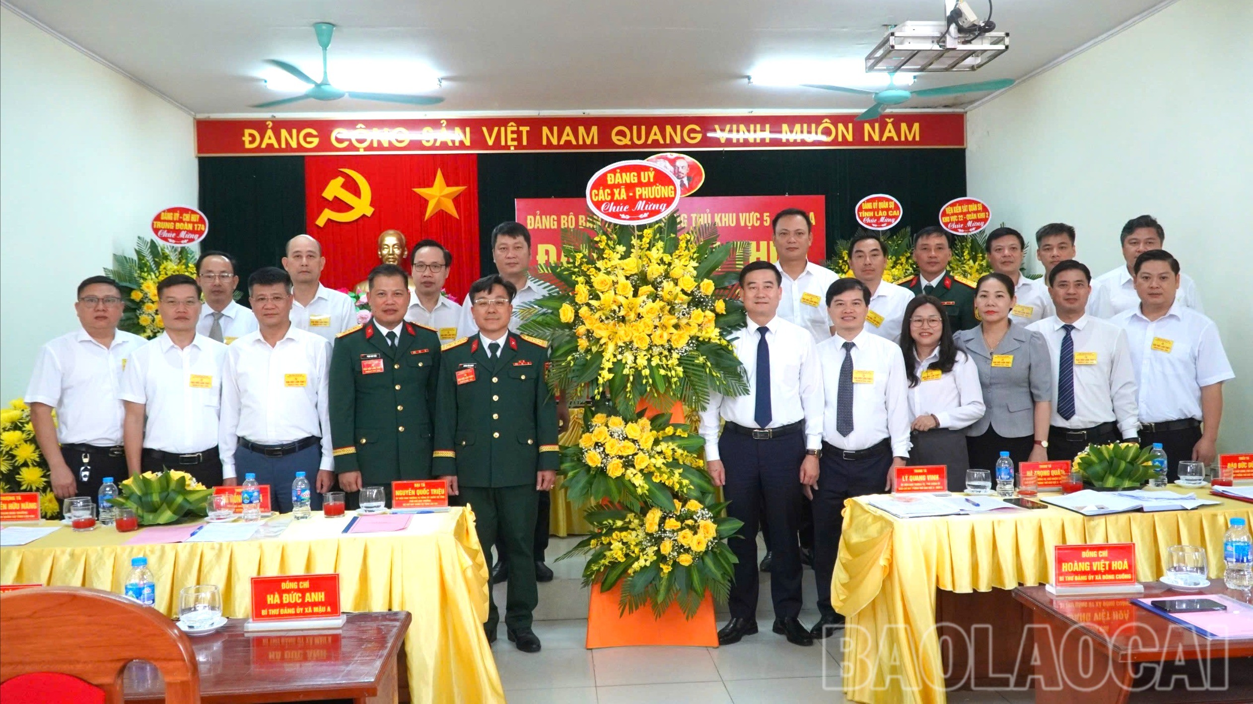 Đảng ủy các xã, phường trên địa bàn tặng hoa Đại hội Đảng bộ Ban Chỉ huy Phòng thủ khu vực 5 - Mậu A, lần thứ I, nhiệm kỳ 2025 - 2030. cac-xa-phuong-tang-hoa-9152.jpg