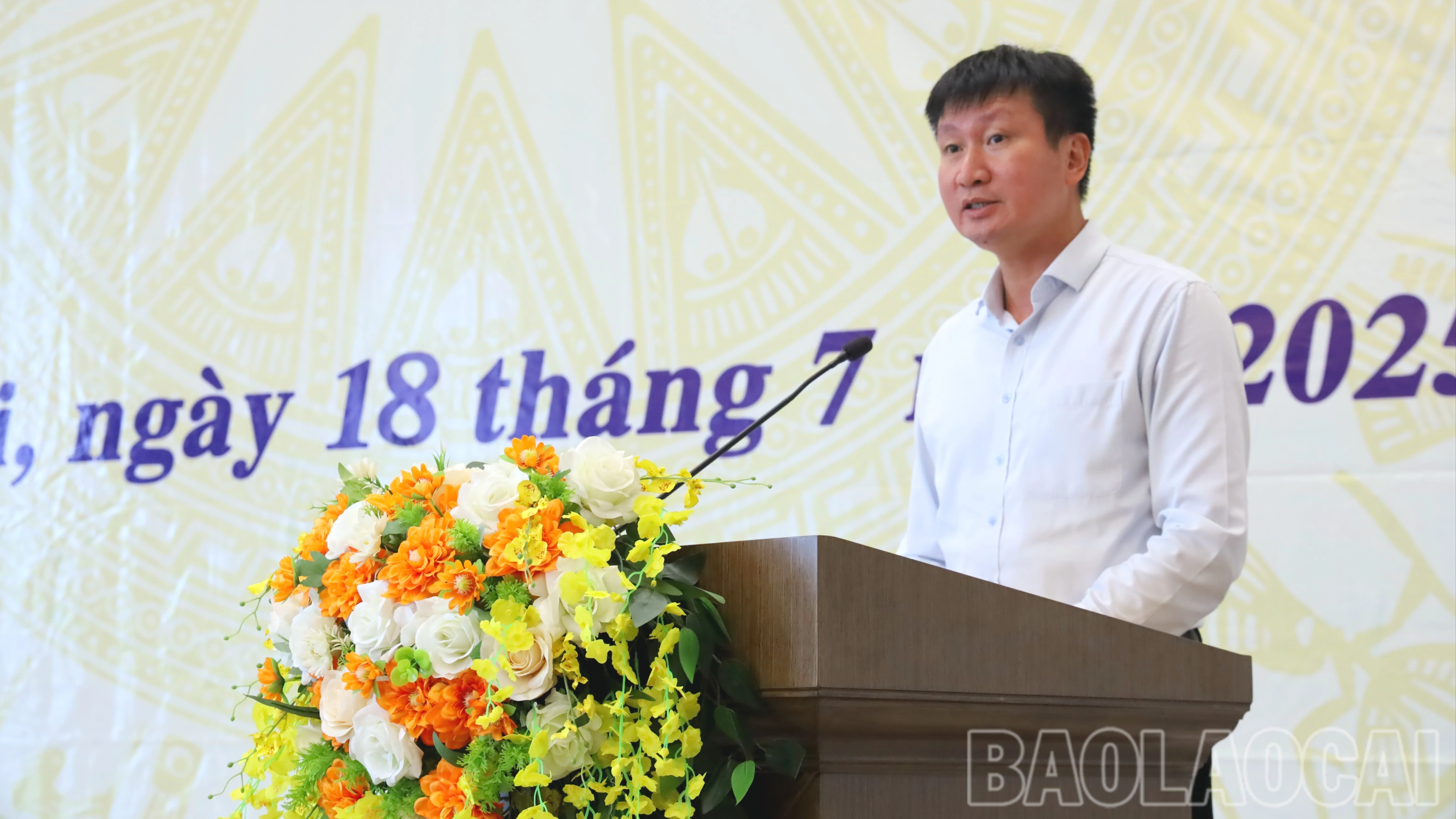 phat-bieu-7104.jpg