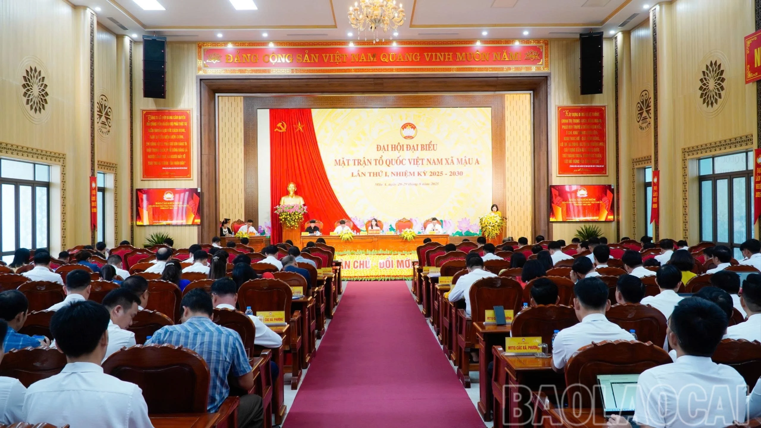 Quang cảnh Phiên làm việc thứ Nhất.