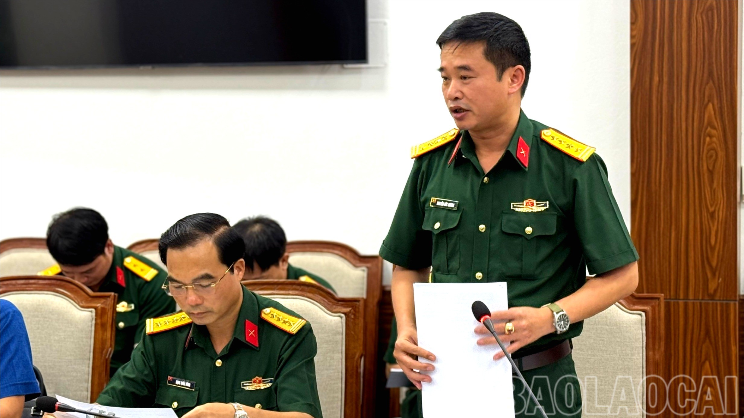 Đồng chí Nguyễn Đức Cương - Chính ủy Bộ Chỉ huy Quân sự tỉnh, Phó Bí thư Thường trực Đảng ủy Quân sự tỉnh báo cáo tóm tắt công tác chuẩn bị Đại hội. 1-6981.jpg
