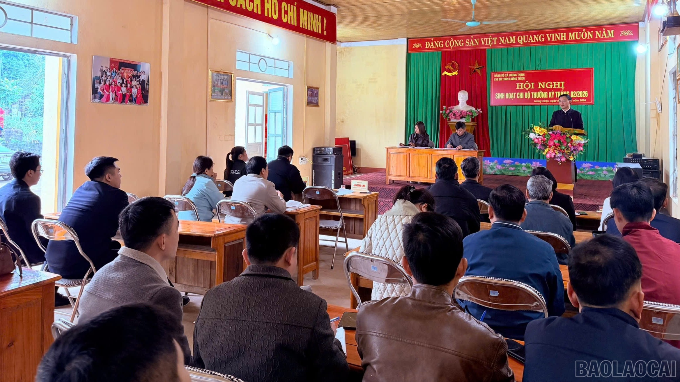 Quang cảnh buổi sinh hoạt chi bộ.