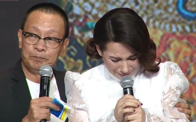 Phi Nhung: Từ tuổi thơ đẫm nước mắt đến nghệ sĩ Việt có nhiều con nuôi nhất ảnh 1