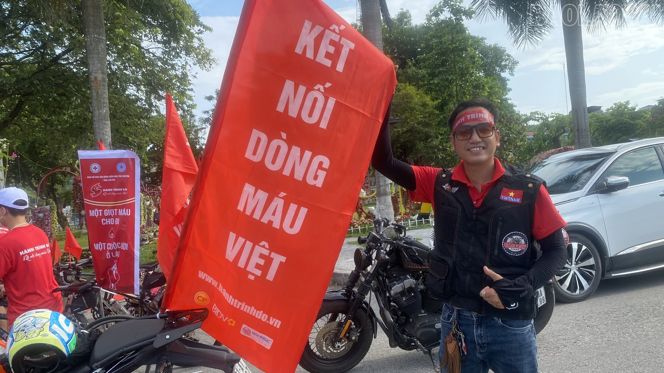 Những khẩu hiệu ý nghĩa lan tỏa thông điệp nhân văn của hoạt động hiến máu tình nguyện. baolaocai-tr_khauhieu-282025.jpg