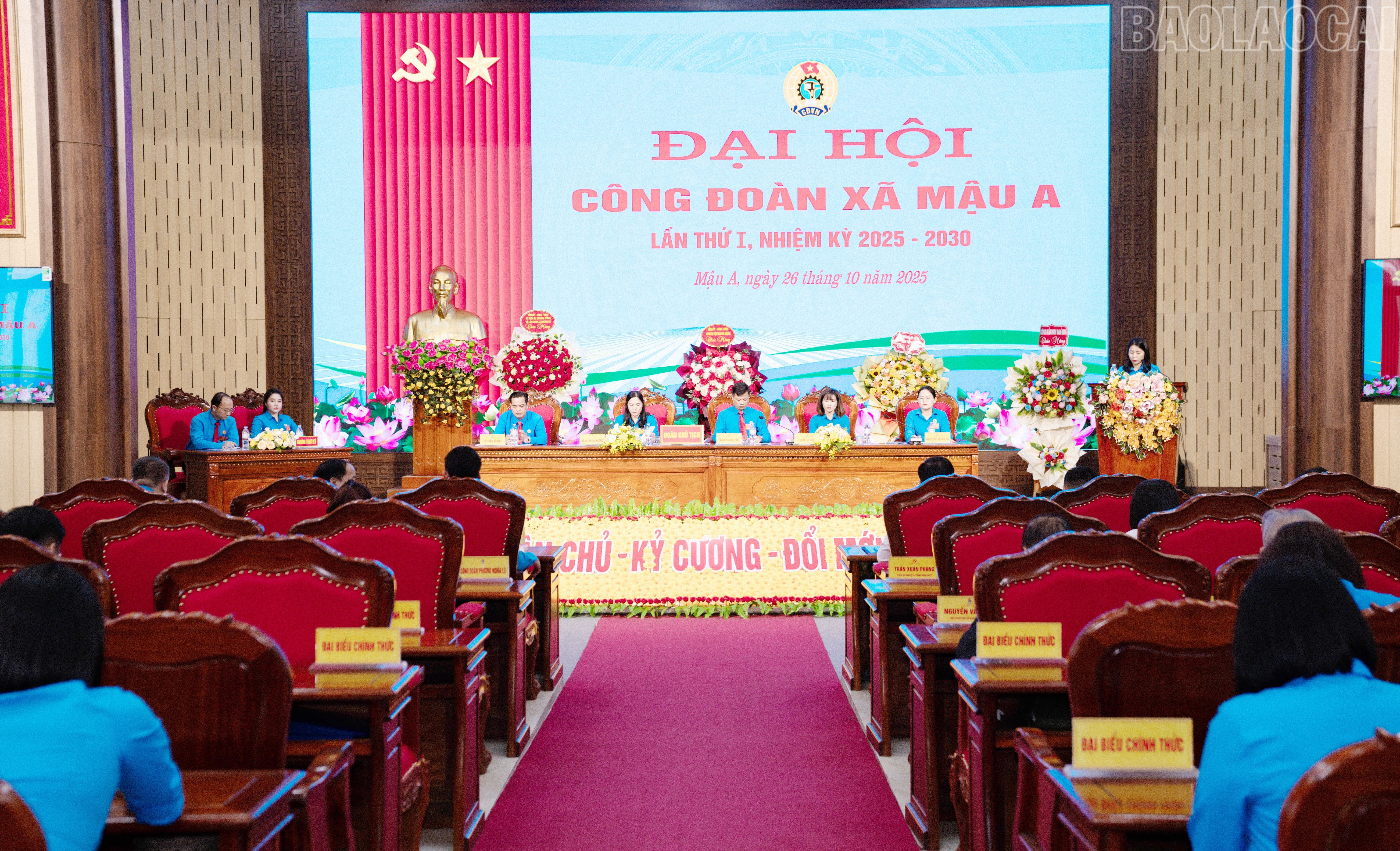 Quang cảnh đại hội. baolaocai-tr_tc-dai-hoi.jpg