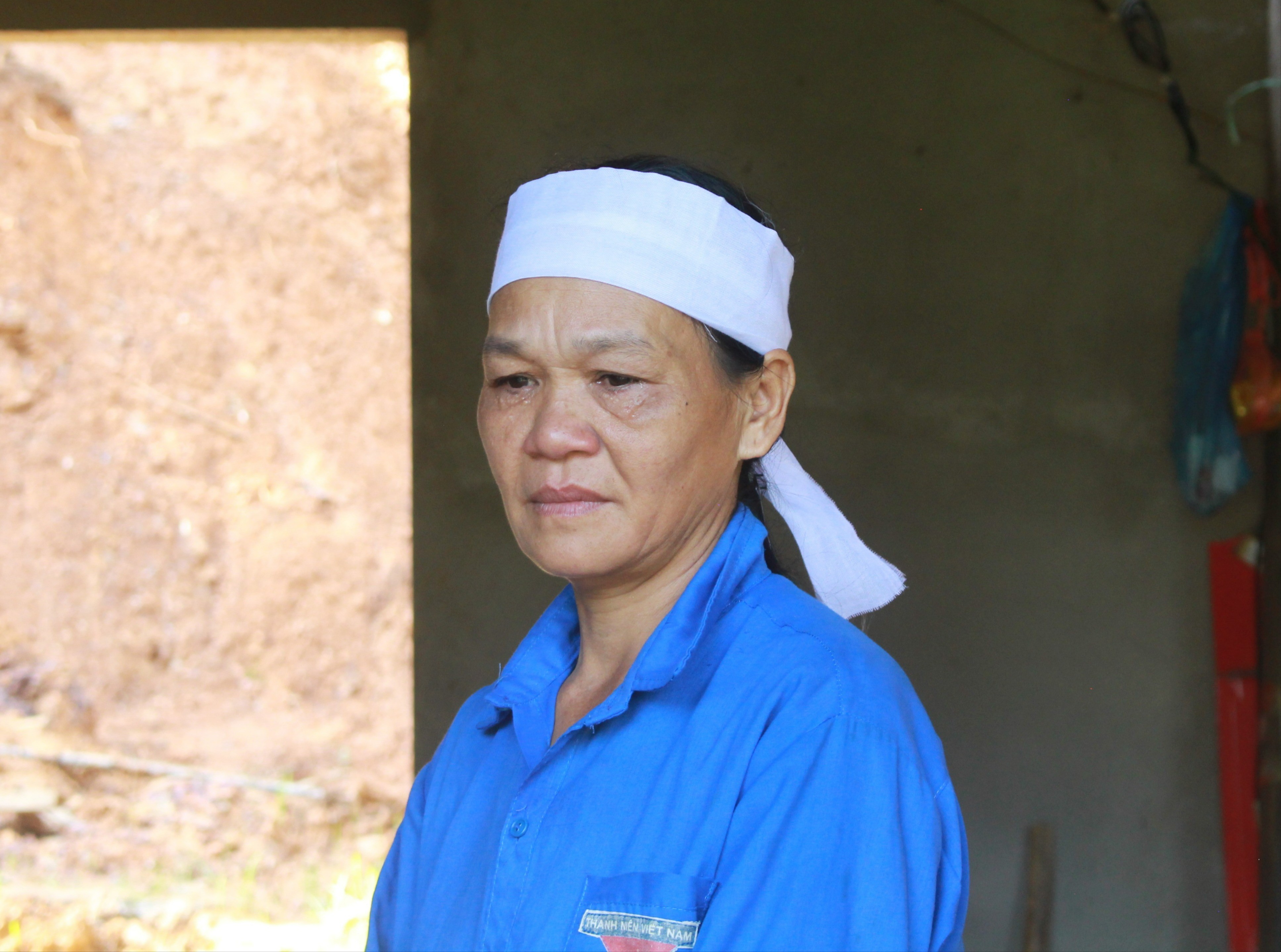 Bà Hà Thị Khang với nỗi đau mất chồng, mất ngôi nhà che nắng mưa. img-2139-2632.jpg
