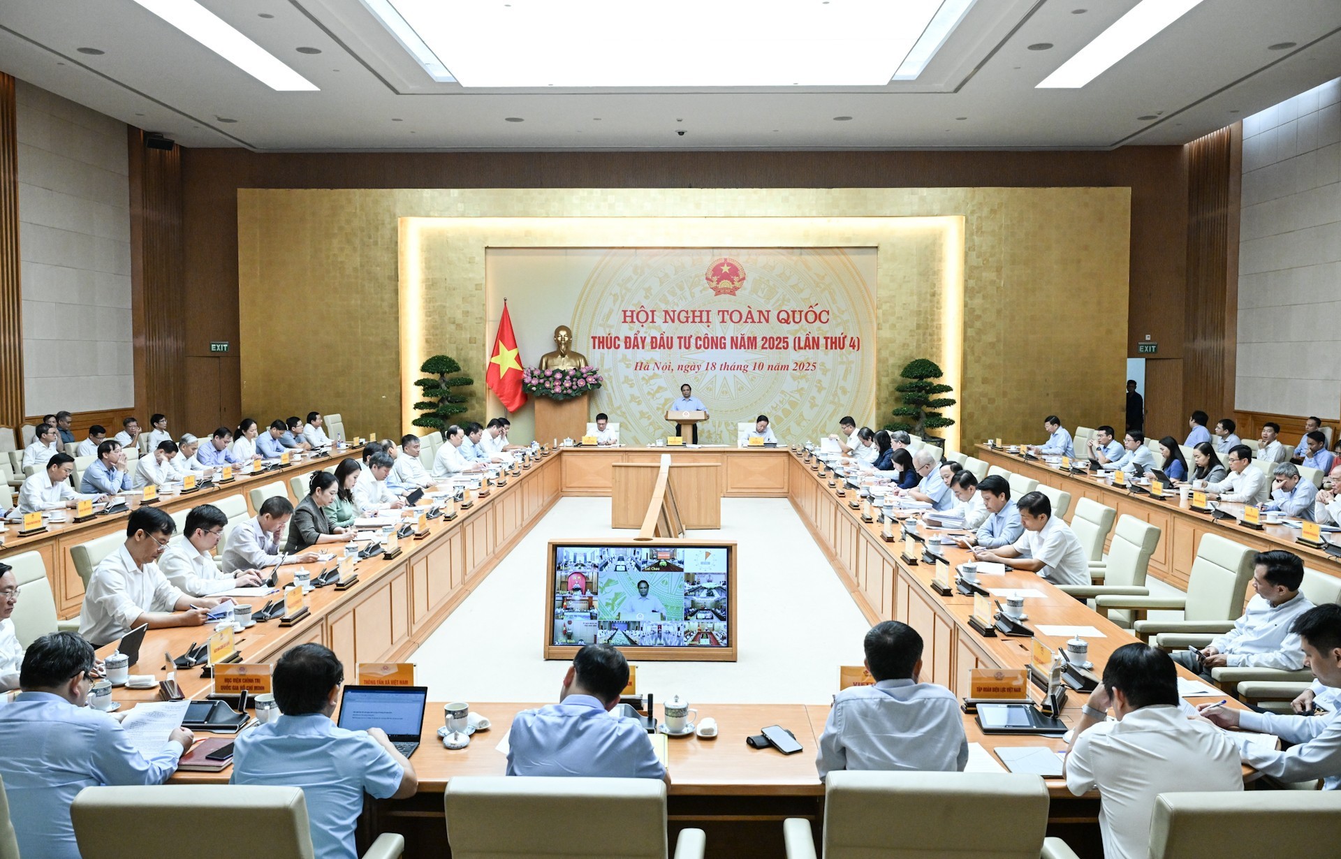 Thủ tướng Chính phủ Phạm Minh Chính phát biểu tại hội nghị. (ảnh Nhân dân) image-14.jpg