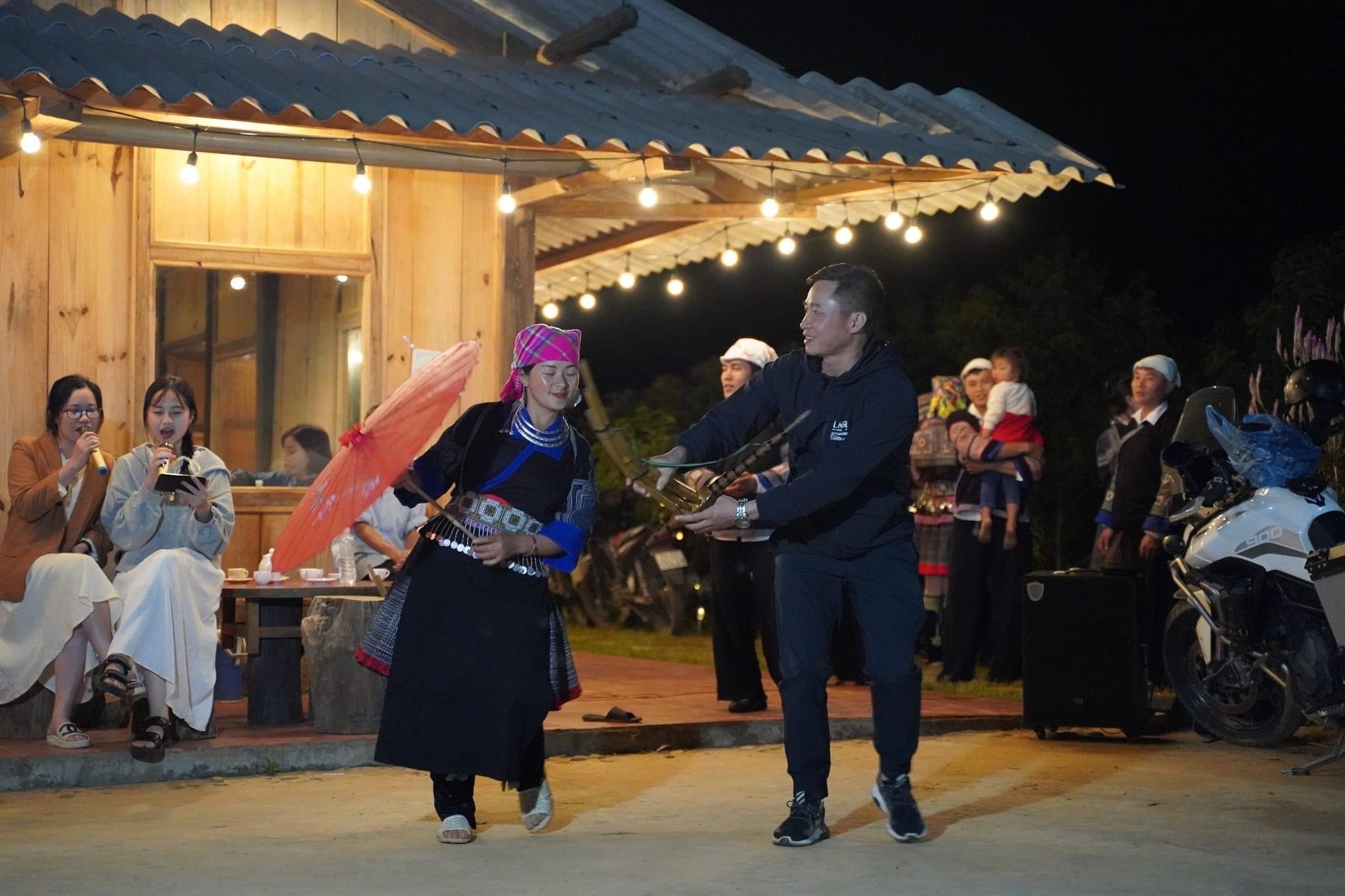 Du khách khám phá, trải nghiệm bản sắc văn hoá dân tộc tại các homestay. img-3020.jpg