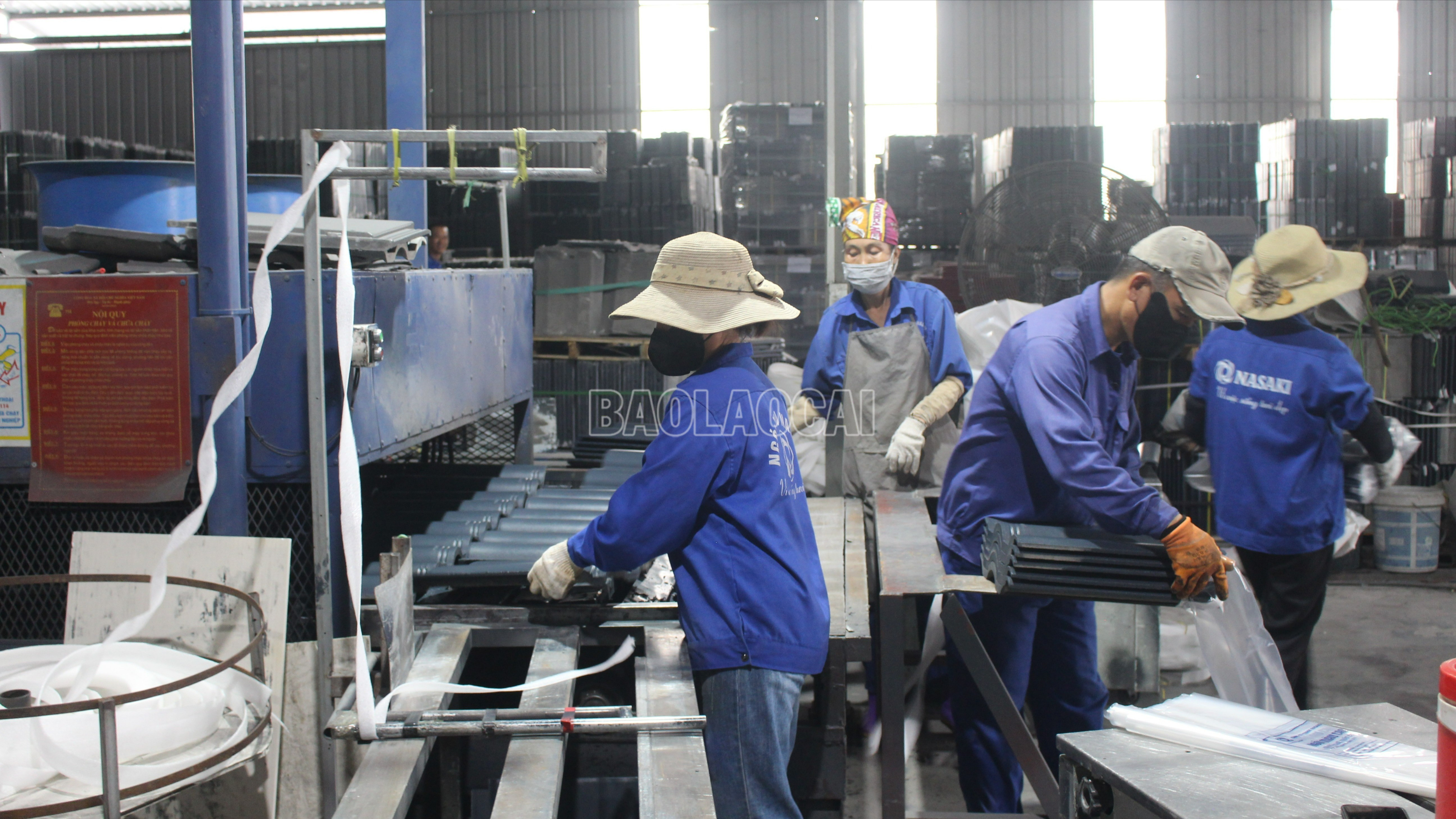 Dây chuyền sản xuất ngói công nghệ ép ướt tại Công ty TNHH Nasaki Việt Nam. baolaocai-c_img-1808-7747.jpg