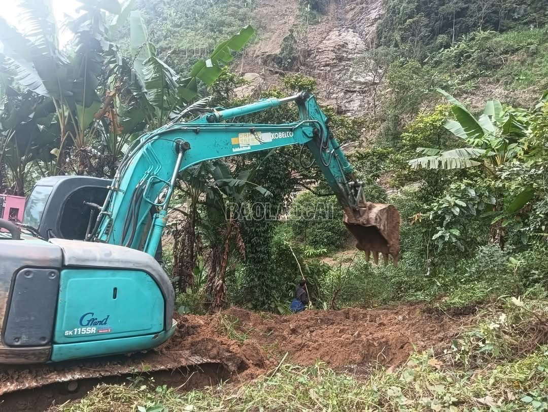 Máy móc hoạt động không ngừng... baolaocai-c_z7174012618889-75e7be3a16c6573b2b4573294cc30880.jpg