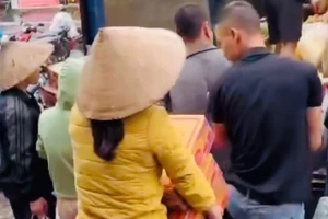 Các tiểu thương chợ Sa Pa chung tay vì bà con vùng lũ