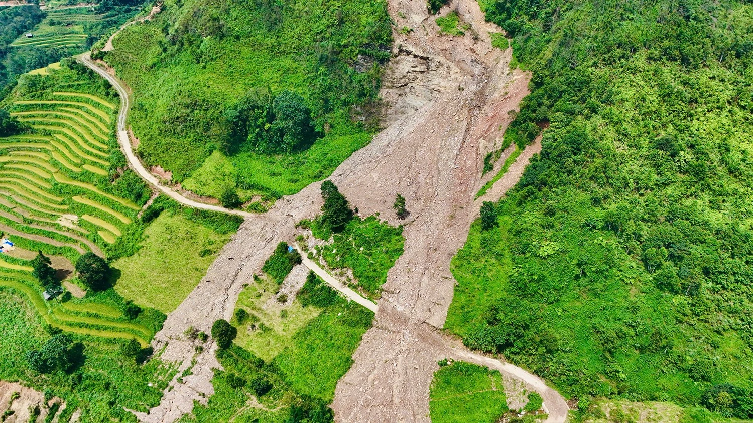 Thiệt hại về giao thông ước khoảng 575 tỷ đồng.