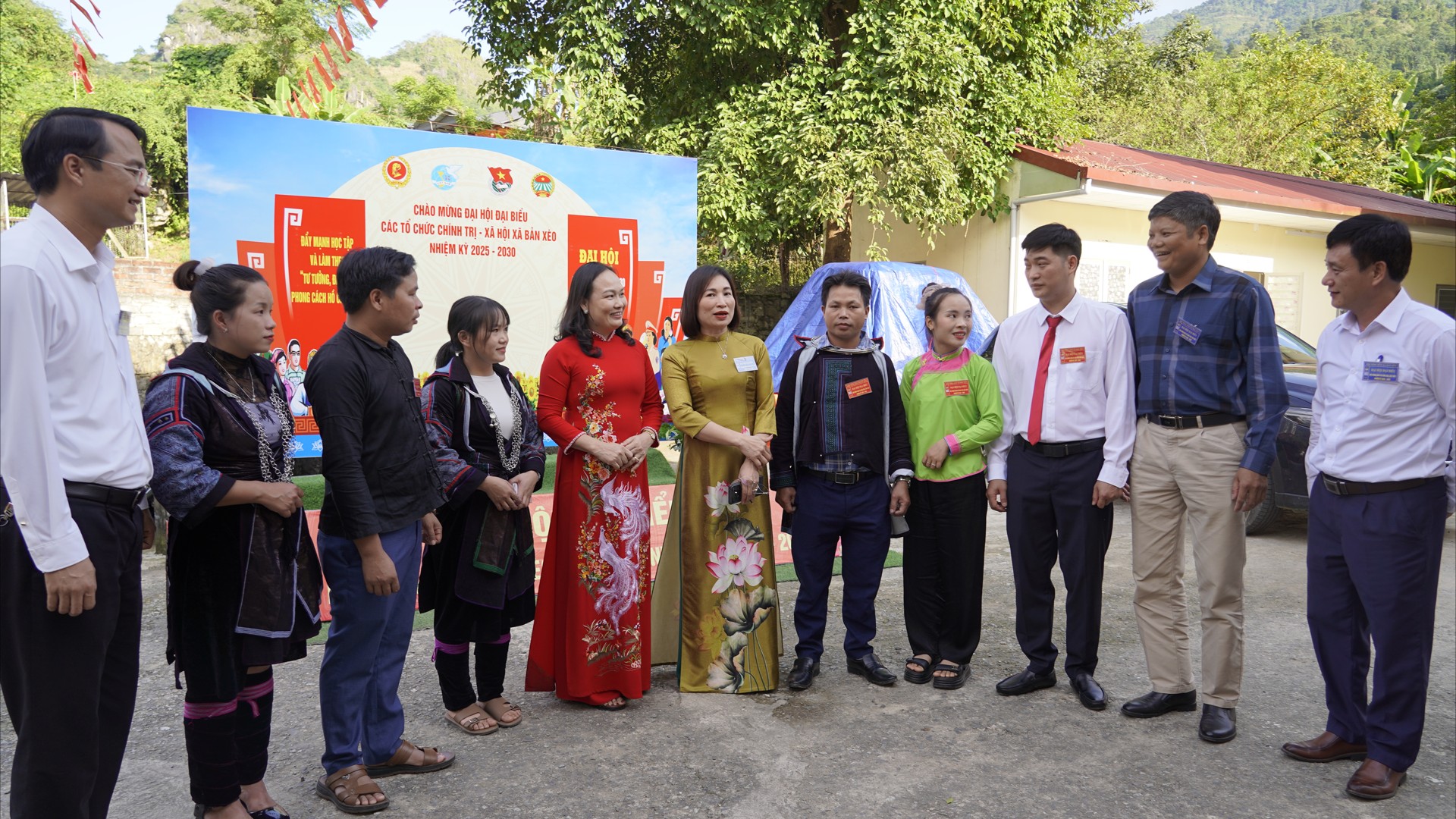 anh-cac-dai-bieu-tieu-bieu.png