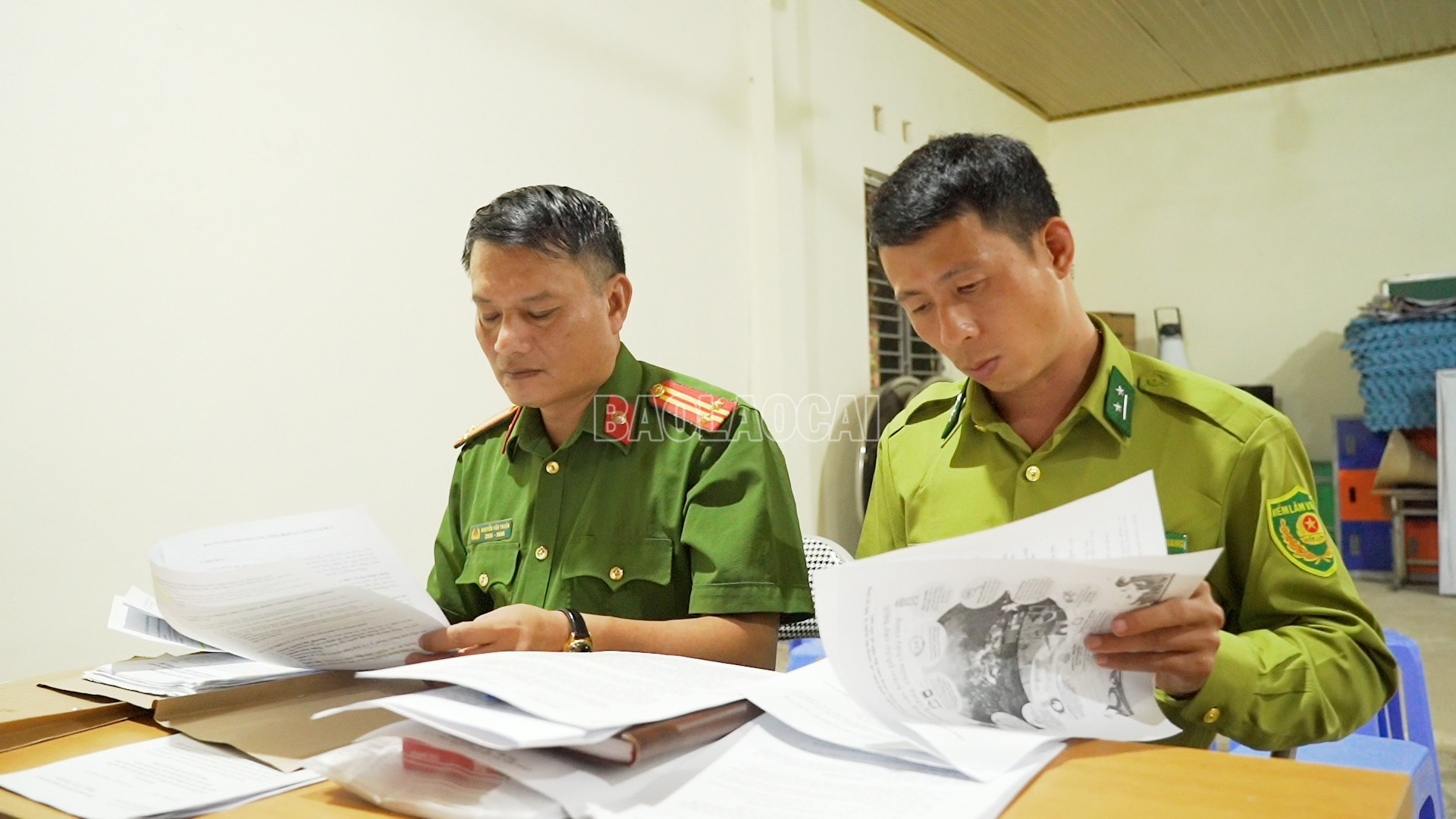 Quang cảnh buổi tuyên truyền pháp luật tại nhà văn hóa thôn Láo Vàng Chải, xã Cốc San. baolaocai-c_14.jpg