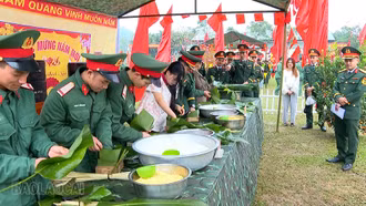 Sôi nổi Hội thi gói bánh chưng xanh