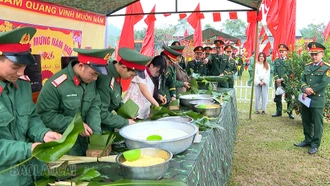 Sôi nổi Hội thi gói bánh chưng xanh