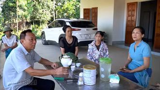 Những đảng viên gương mẫu