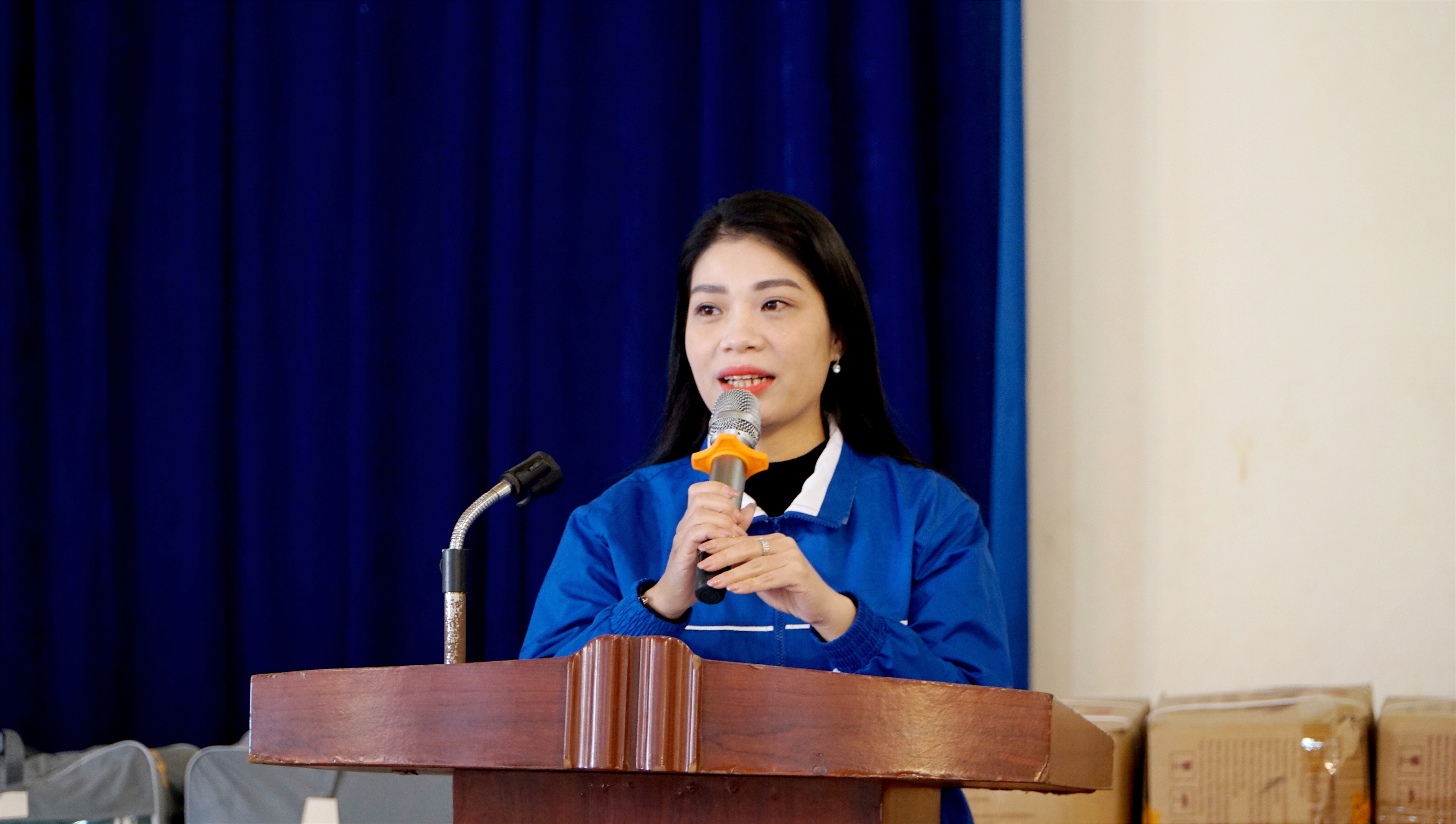 Bí thư Thành đoàn Trương Thị Vân Anh phát biểu tại chương trình. img-20250114-122433.jpg