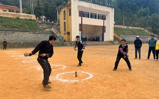 Mù Cang Chải giữ gìn trò chơi dân gian gắn với phát triển du lịch ảnh 2