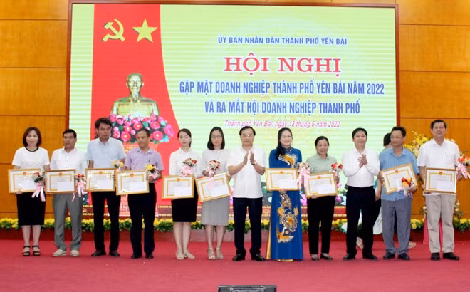 Thành phố Yên Bái gặp mặt doanh nghiệp năm 2022 ảnh 1