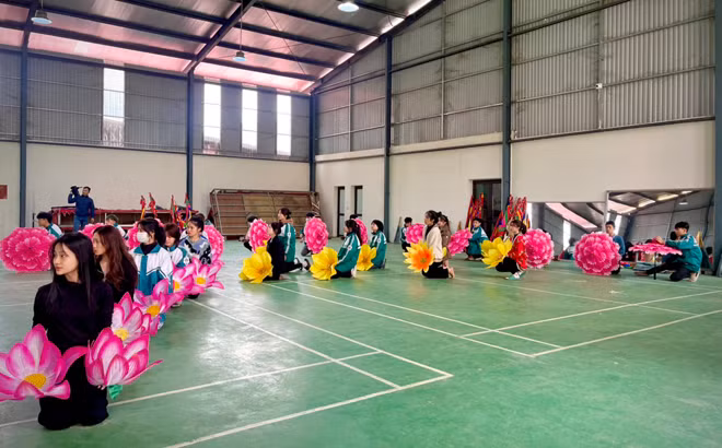 [Ảnh] Văn Yên tích cực chuẩn bị cho Lễ công bố Quyết định chứng nhận Di sản Văn hoá phi vật thể Quốc gia “Lễ hội Đền Đông Cuông” và khai hội Đền năm 2023 ảnh 3