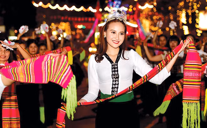 Tự hào Di sản Xòe Thái ảnh 2