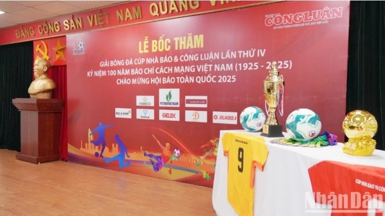 Họp báo và bốc thăm giải bóng đá Cúp Nhà báo và Công luận lần thứ IV. 9.jpg