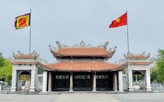 Nghi môn nội của Khu tưởng niệm vương triều nhà Mạc. Nghi môn nội của Khu tưởng niệm vương triều nhà Mạc.