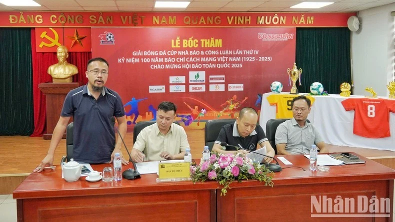 Ban Tổ chức thông tin về giải đấu.