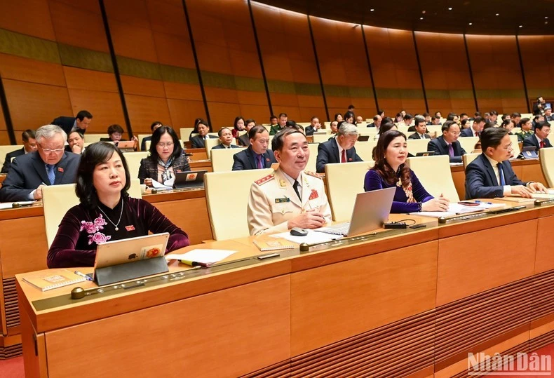 Các đại biểu dự phiên họp.