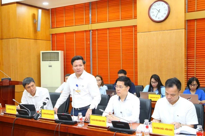 Ông Phan Trung Tuấn, Vụ trưởng Vụ Chính quyền địa phương (Bộ Nội vụ) thông tin tại họp báo.