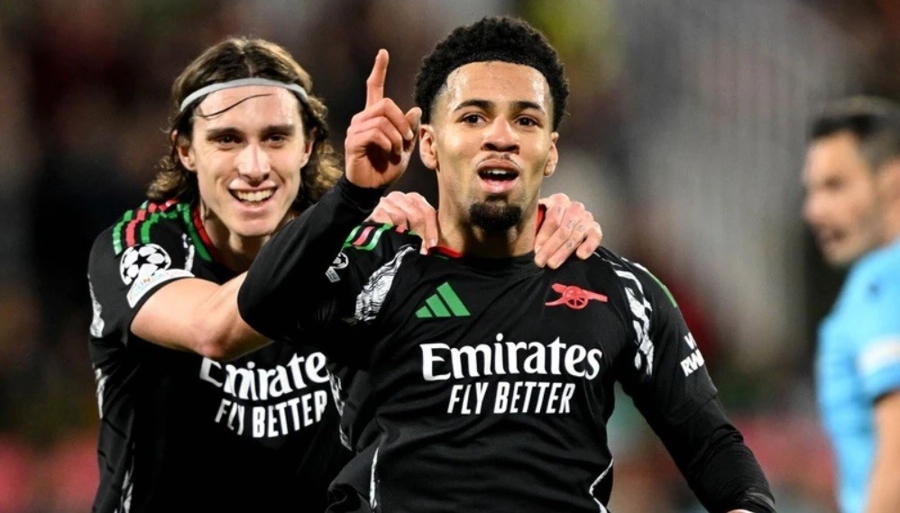 Arsenal thẳng tiến vào vòng 1/8 Champions League mùa này. 1.jpg