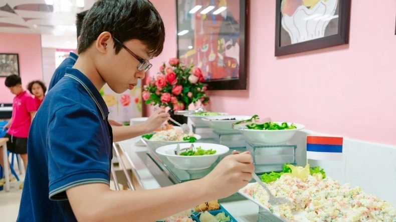 Đầu tư vào dinh dưỡng học đường là một chính sách đột phá để nâng cao tầm vóc cả thể lực và trí lực của trẻ đáp ứng yêu cầu phát triển nguồn nhân lực của quốc gia trong tương lai.