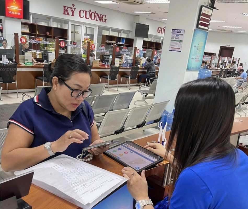 Đứng thứ 2 ở khối địa phương, Đà Nẵng cũng có tên trong 8 cơ quan, đơn vị có tỷ lệ hồ sơ trực tuyến toàn trình cao. 6.jpg