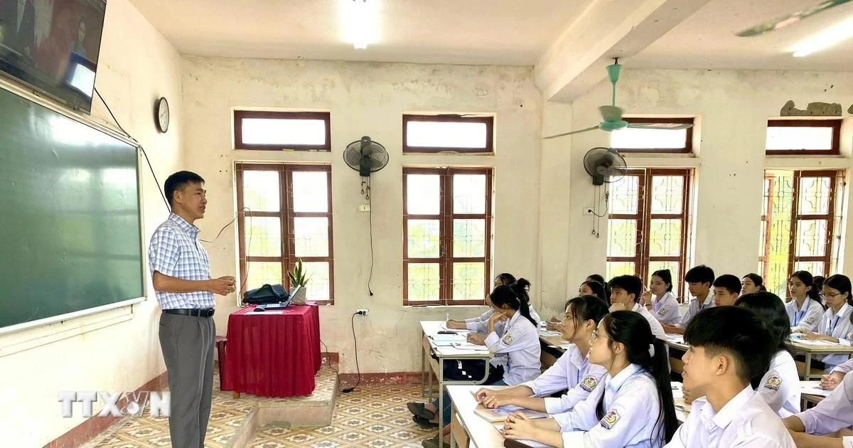 ttxvn-giao-vien-lop-hoc-truong-hoc-hoc-sinh-7534.jpg