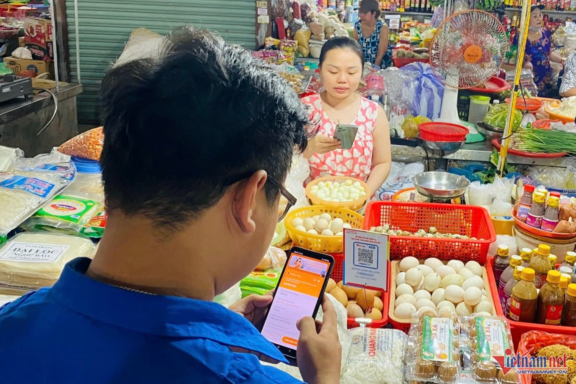 Khung kiến thức, kỹ năng số cơ bản là tài liệu tham chiếu để các cơ quan, đơn vị phát triển, ban hành học liệu để đào tạo, tổ chức bồi dưỡng, tập huấn nâng cao kiến thức, kỹ năng số cơ bản cho các nhóm đối tượng. (Ảnh minh họa) 1.jpg