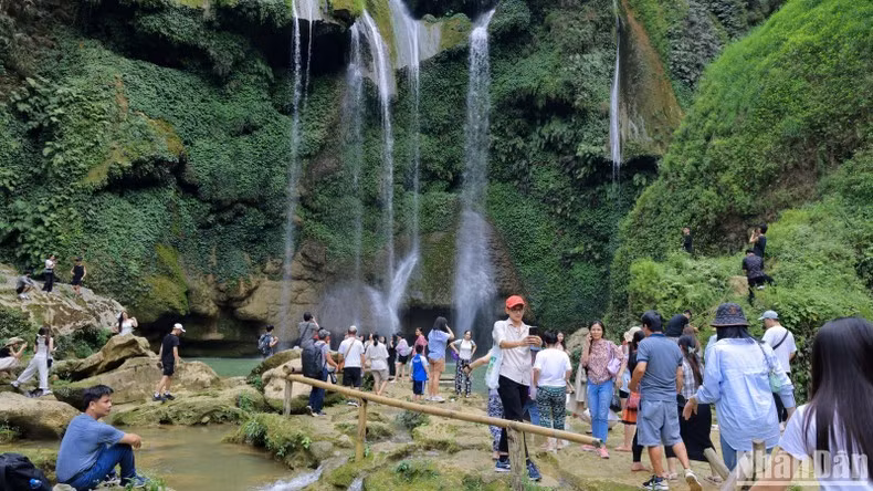 Khách du lịch có xu hướng chọn đến những nơi sở hữu khí hậu mát mẻ vào mùa hè.