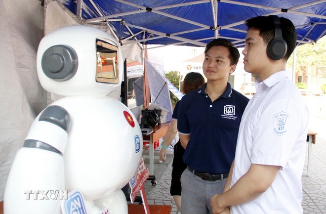 Trải nghiệm robot Anbi tại Ngày hội '"Thanh niên Bắc Giang - Đổi mới sáng tạo thời đại số". Trải nghiệm robot Anbi tại Ngày hội '"Thanh niên Bắc Giang - Đổi mới sáng tạo thời đại số".