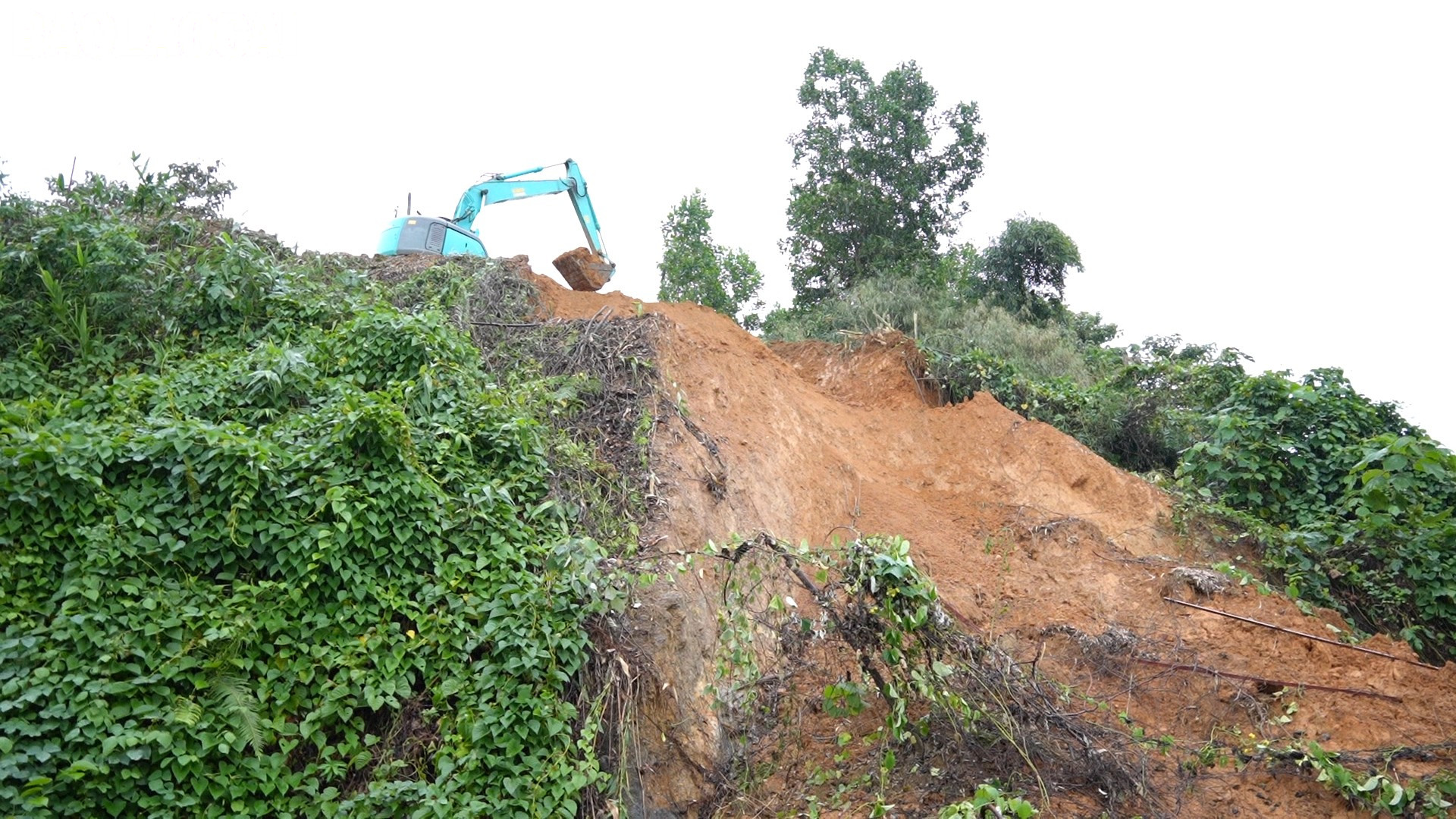 Phường Lào Cai xử lý điểm sạt taluy dương đường Trần Đăng Ninh. baolaocai-tl_mc1-tap-chi-kinh-te-5-1000-57-48-05still005.jpg