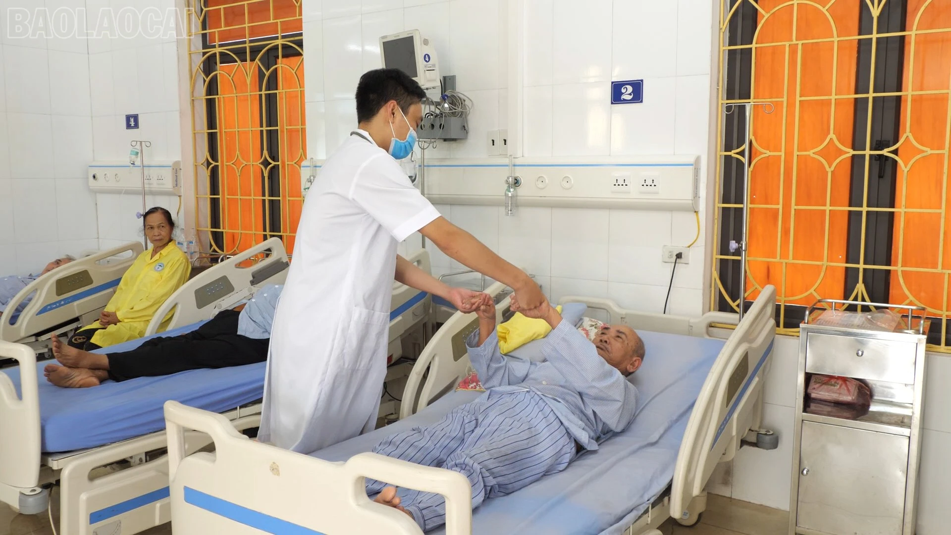 baolaocai-tl_v-anh-benh-vien-1-100-04-14-26still003.jpg