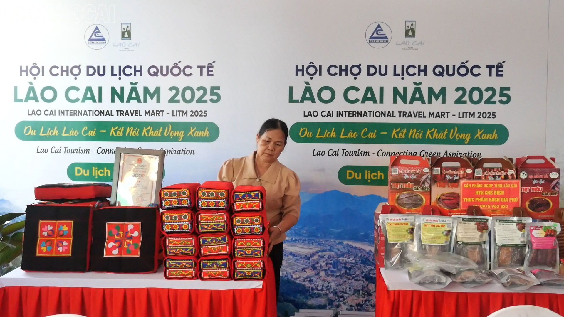 Sản phẩm gối, đệm bông lau của huyện Văn Bàn. baolaocai-tl_yen-bai-riverside01-27-05-01still082.jpg