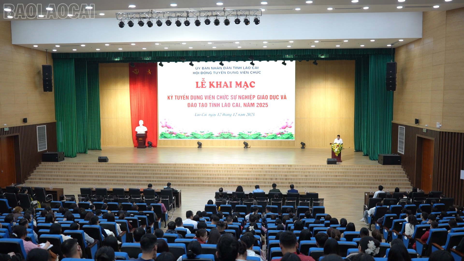 Quang cảnh lễ khai mạc