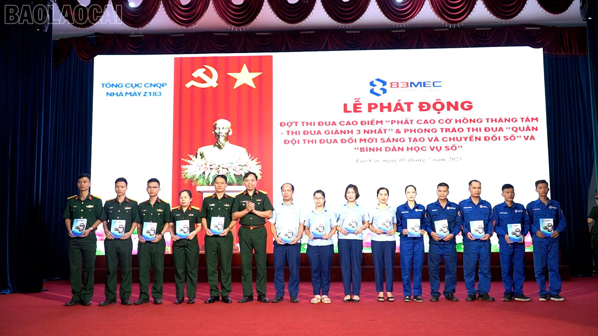 Nhiều tập thể, cá nhân được tuyên dương, khen thưởng. baolaocai-tl_z6774662002168-e45665c308de3c3243a5791e37b5482a.jpg