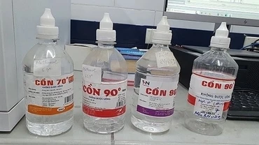 Cồn y tế giả khiến nhiều người ngộ độc, tổn thương não