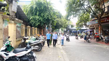 Phường Lào Cai mạnh tay xử lý vi phạm, vỉa hè phố Hồng Hà thông thoáng trở lại