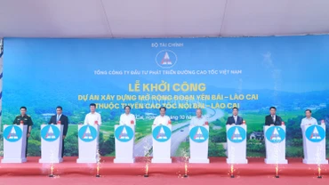 Khởi công Dự án mở rộng đường cao tốc đoạn Yên Bái – Lào Cai 