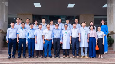 Thứ trưởng Bộ Y tế Nguyễn Tri Thức thăm và làm việc với Trung tâm Y tế khu vực Mường Khương