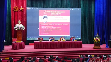 Ứng cử viên đại biểu Quốc hội khóa XVI (đơn vị bầu cử số 4) tiếp xúc cử tri, vận động bầu cử